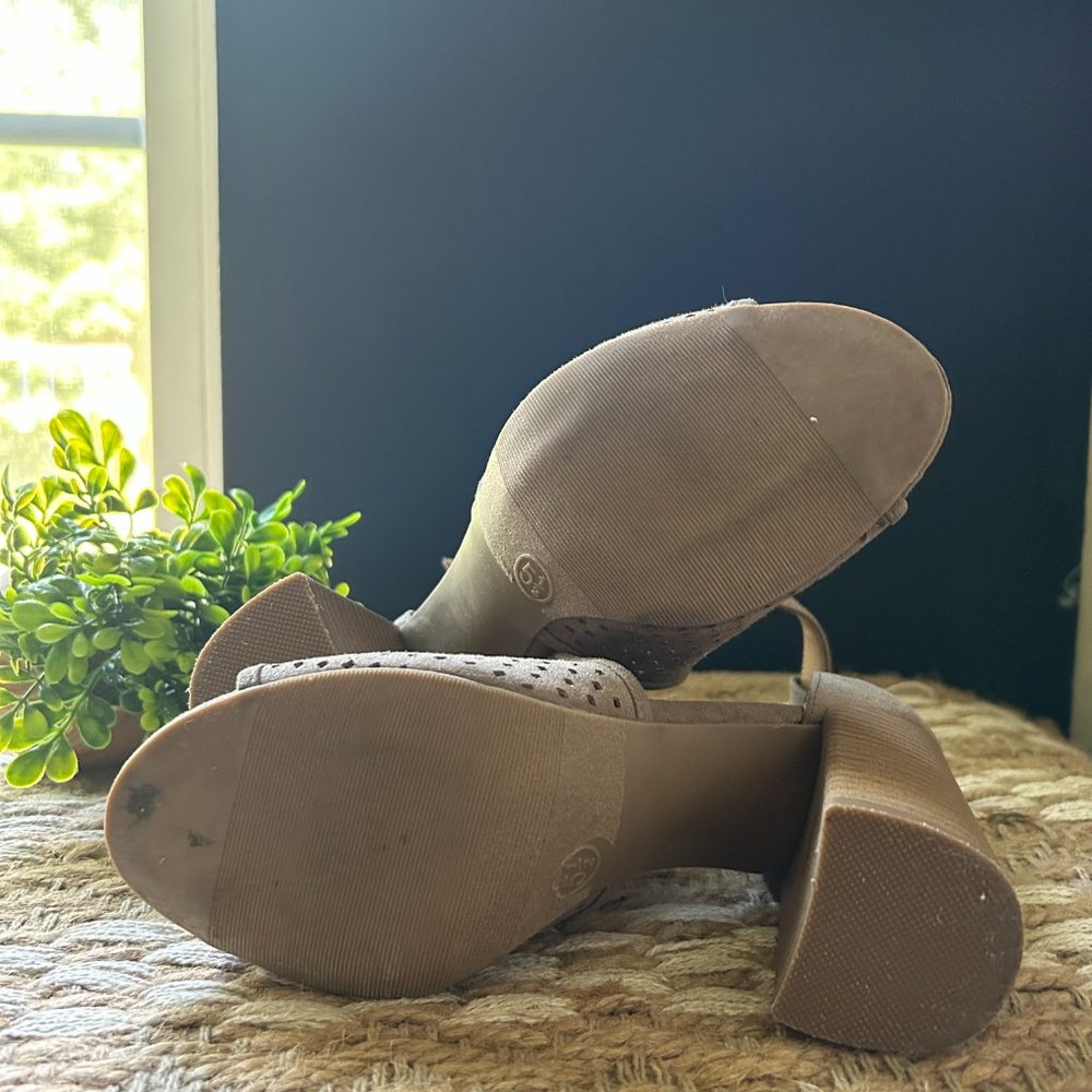 Universal Thread Peep Toe Block Heels - Picture 5 of 5